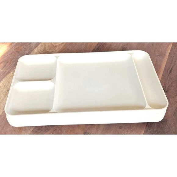 Vintage Tupperware #1535 Beige Almond Lunch Divided Food Trays 15"x9" Lot Of 5 - Picture 1 of 4